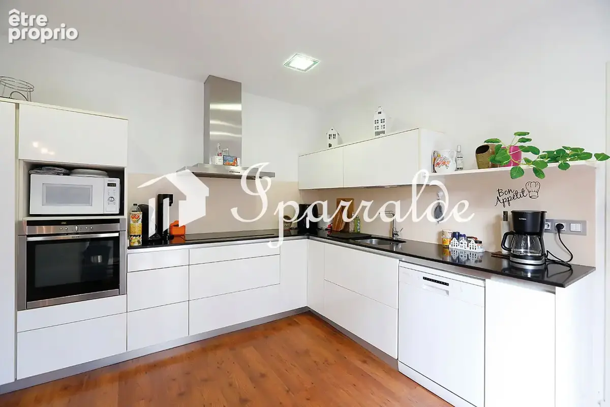Superbe Maison de type T5 CENTRE VILLE tout à pied à HENDAYE 64700 - photo 4