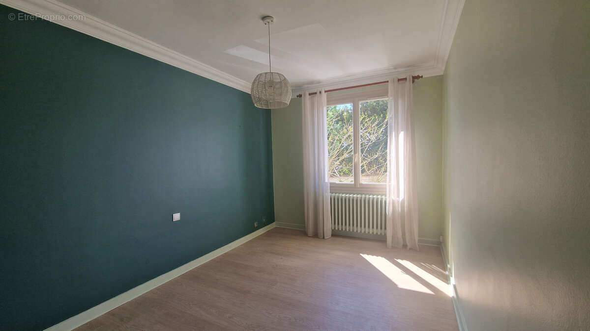 Maison à LE PUY-NOTRE-DAME