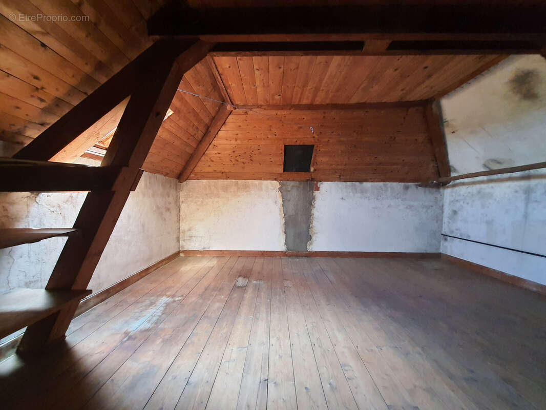 Maison à SAINT-GERMAIN-LAVAL