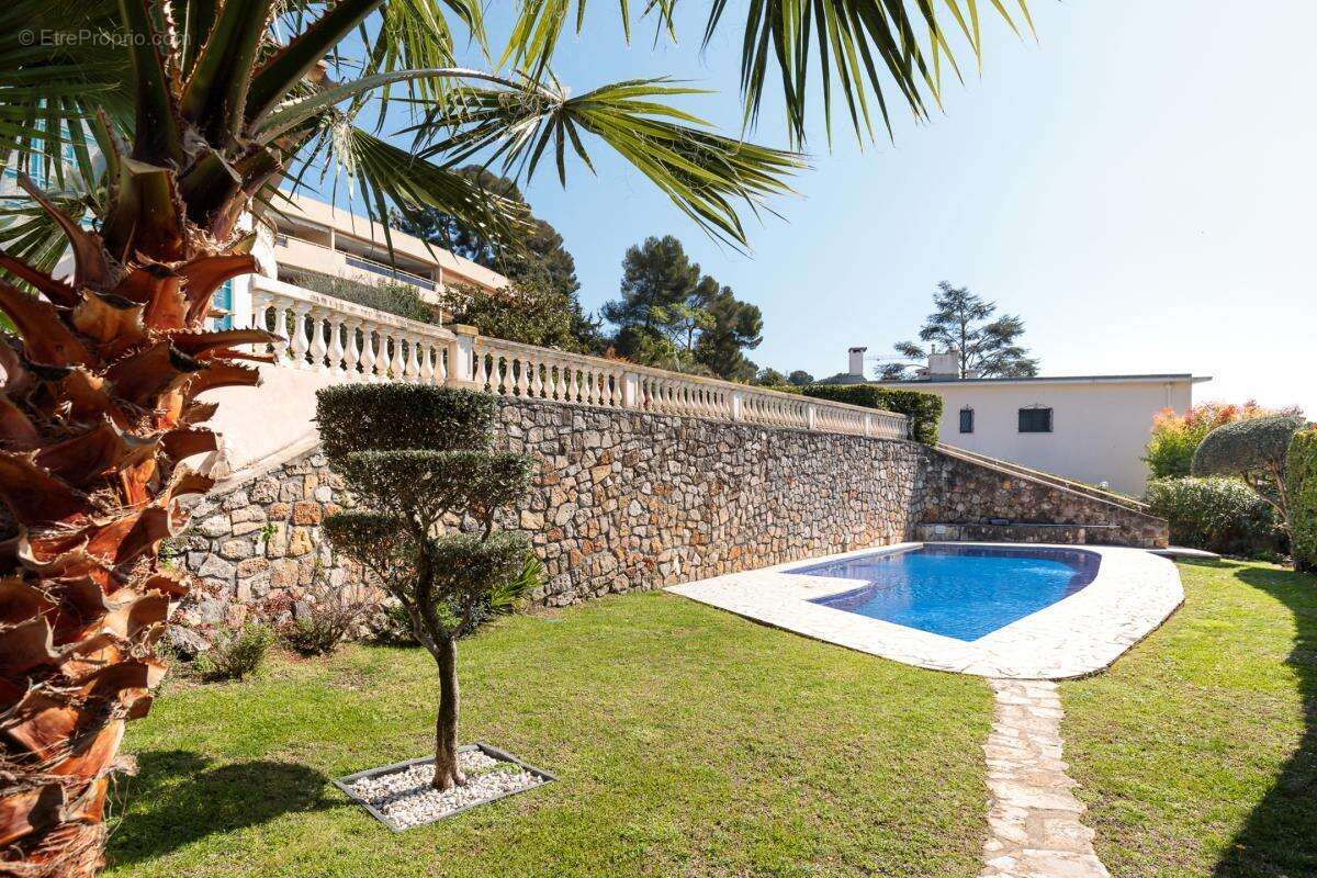 Appartement à LE CANNET