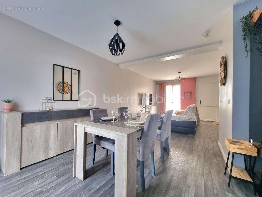 Maison à CHATENAY-SUR-SEINE