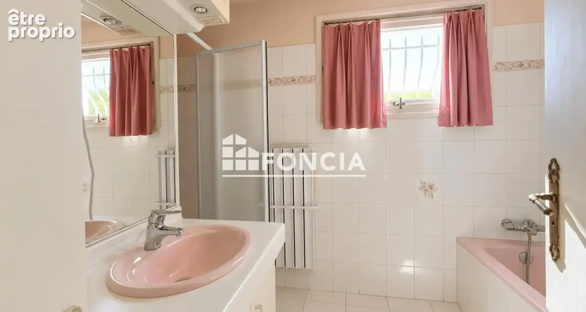 Exclusivité – maison spacieuse avec 4 chambres, annexe indépendante et grande piscine - photo 11