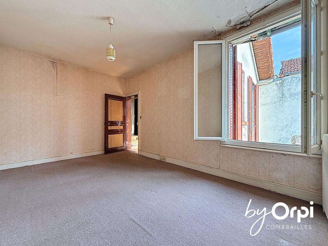 Maison à SAINT-ELOY-LES-MINES