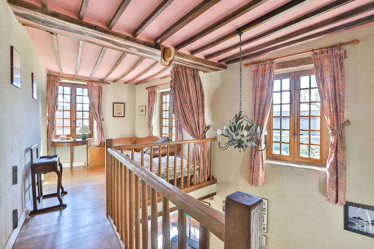 Maison à NEAUPHLE-LE-VIEUX