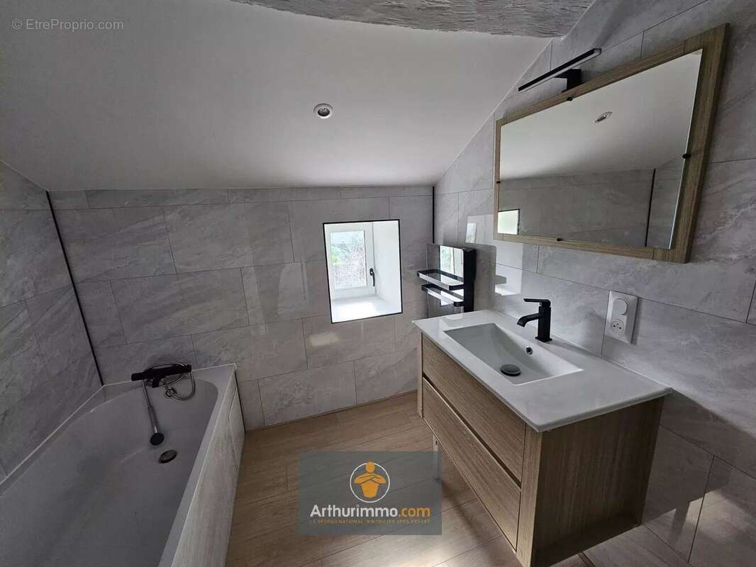 Maison à FONTENAY-LE-COMTE