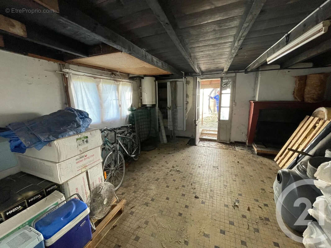 Maison à LES PEINTURES