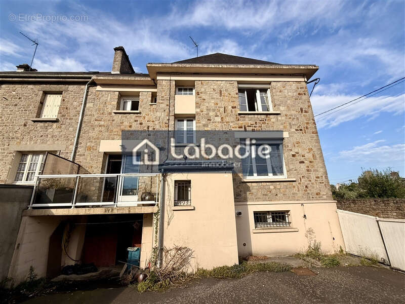 Maison à VILLEDIEU-LES-POELES