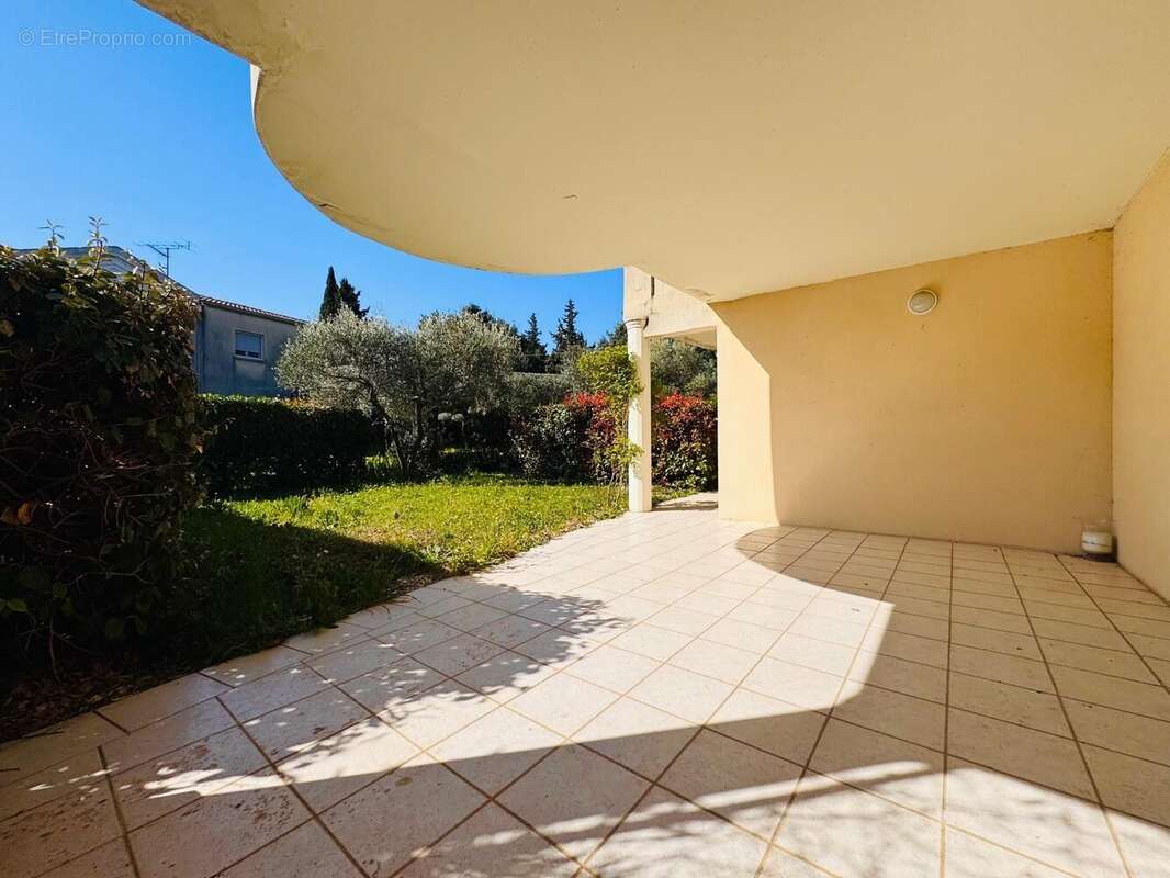 Appartement à VILLENEUVE-LES-AVIGNON