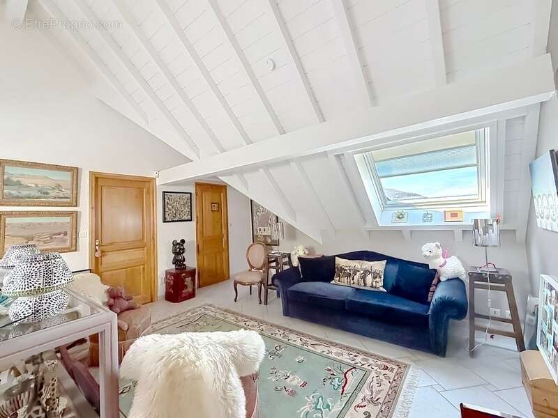 Maison à VETRAZ-MONTHOUX