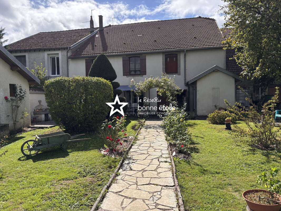 Maison à HAUTE-AMANCE