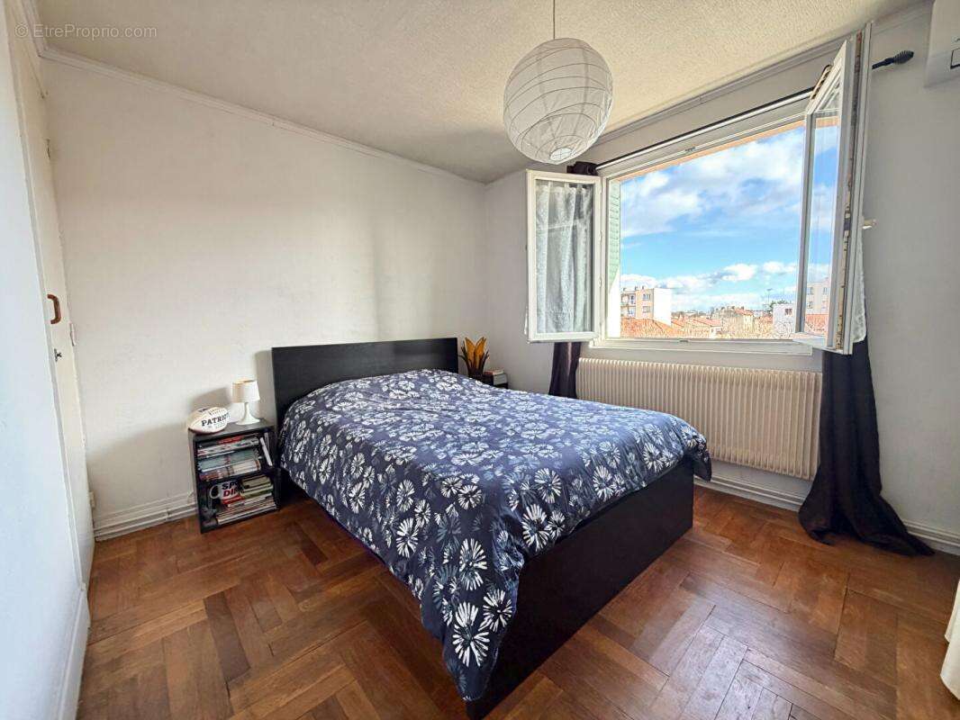 Appartement à LYON-8E