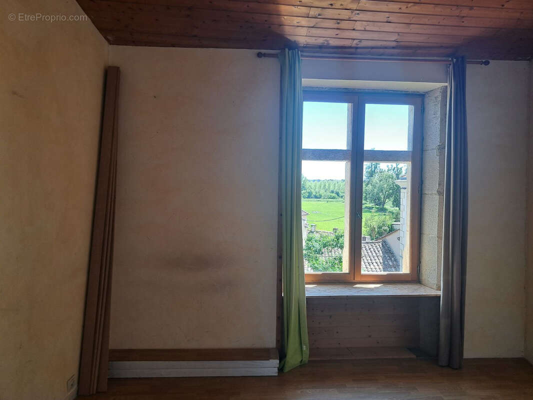 Maison à SAINT-MACAIRE