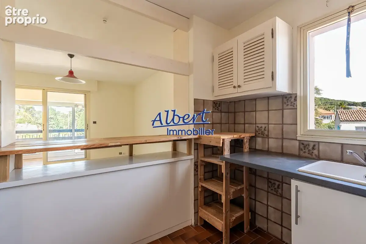 Appartement 2 pièces à vendre à Bandol, dernier étage avec vue dégagée - photo 10