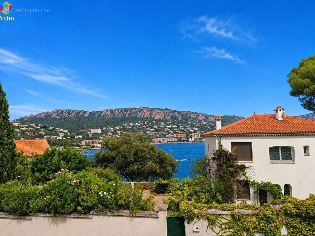Agay – 4 pièces en duplex – vue mer – grande terrasse – garage & parking - photo 2