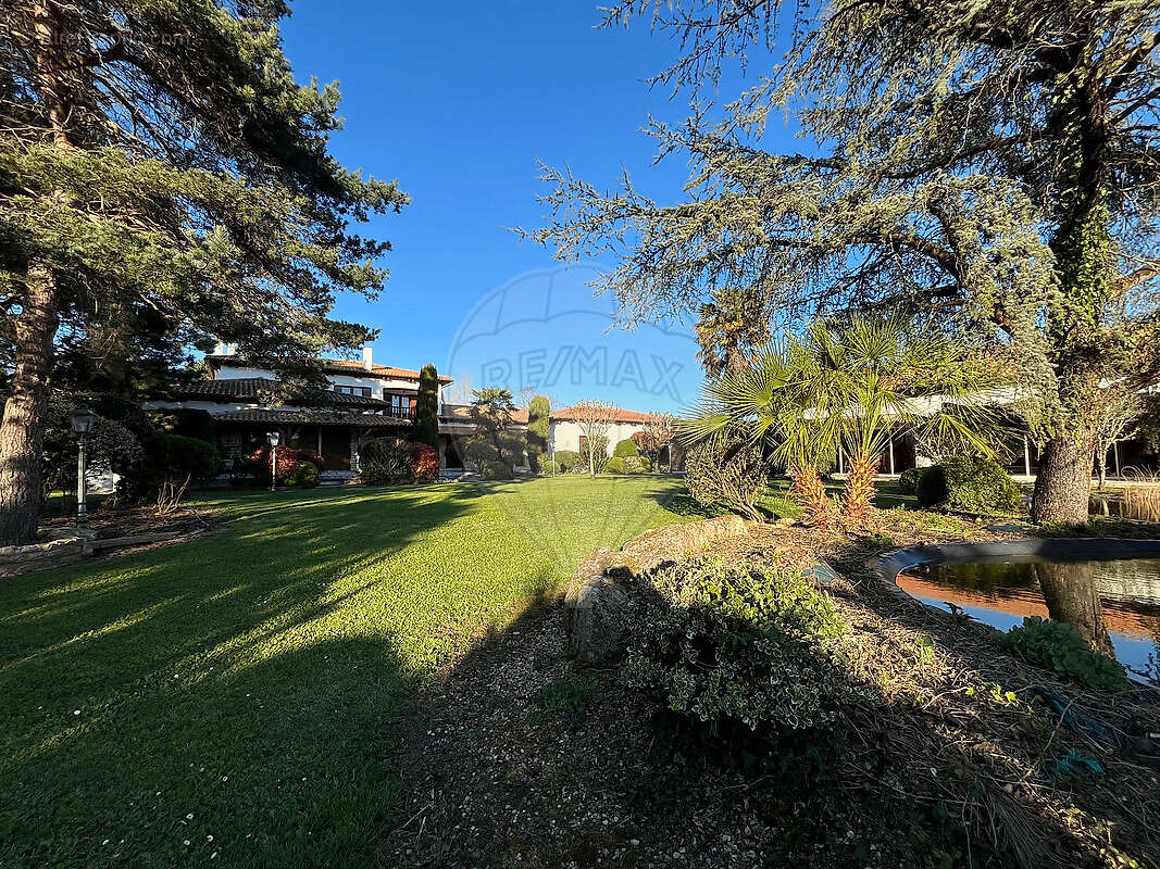 Maison à FONTCOUVERTE