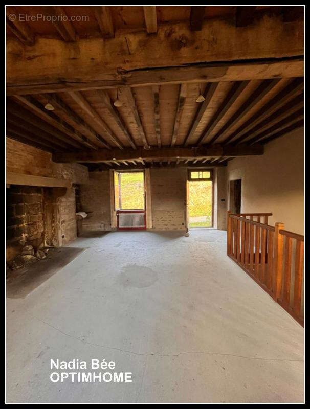 Maison à SAINT-PIERRE-BELLEVUE