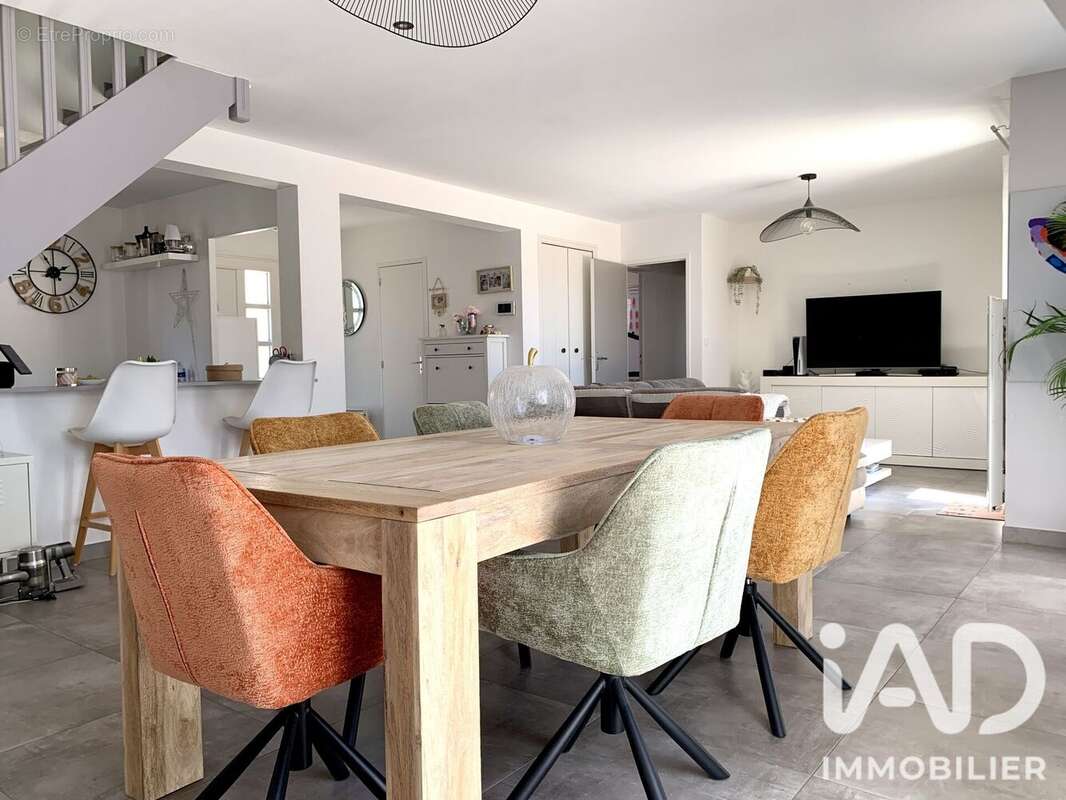 Maison 160 m² à Saint-Pryve-Saint-Mesmin  - photo 4