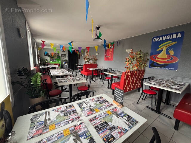 Commerce à DONVILLE-LES-BAINS