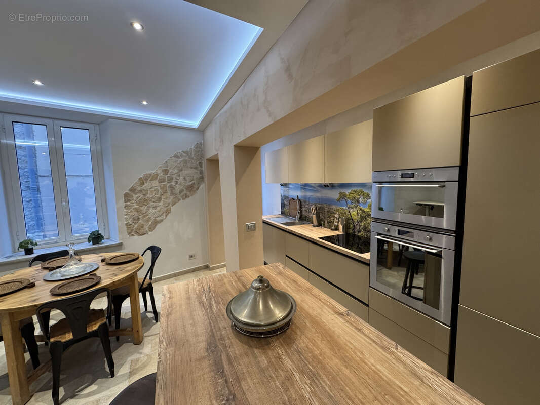 Appartement à LA TURBIE