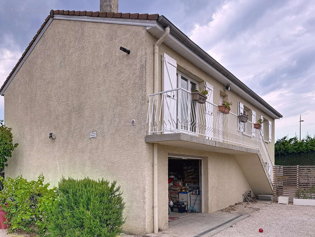 Maison à SAINT-MARTIN-LA-PLAINE