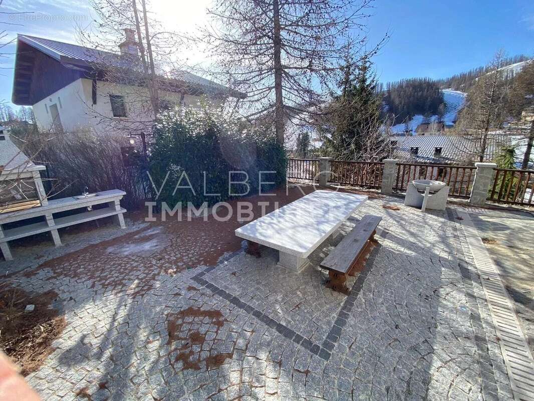 Chalet - 275 m² - proche des pistes - photo 16