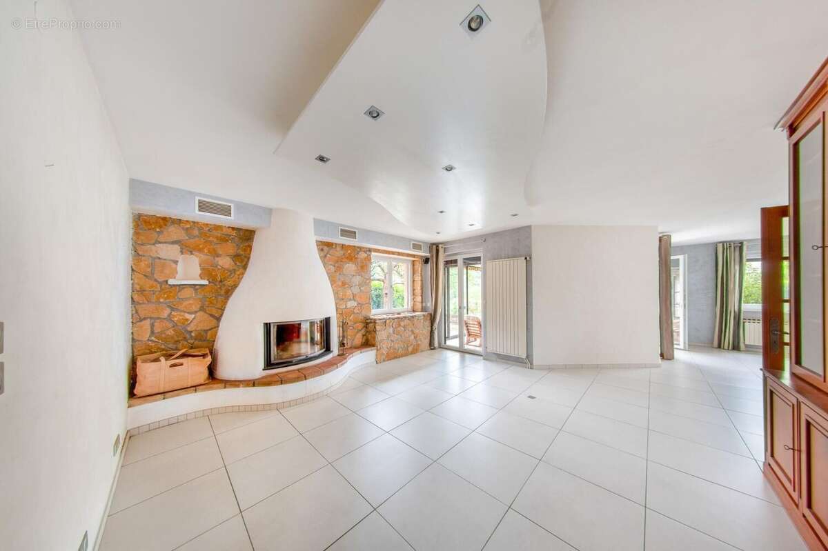 Maison 300 m² à Steinbach  - photo 4