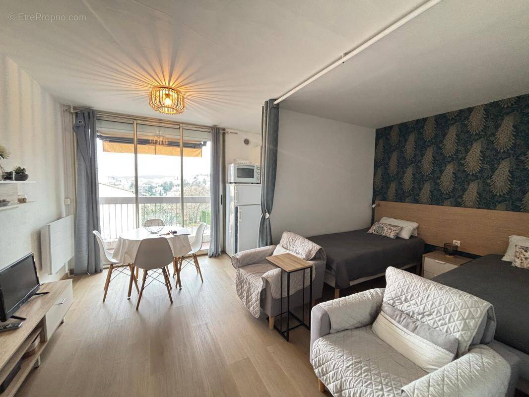 Appartement à GREOUX-LES-BAINS