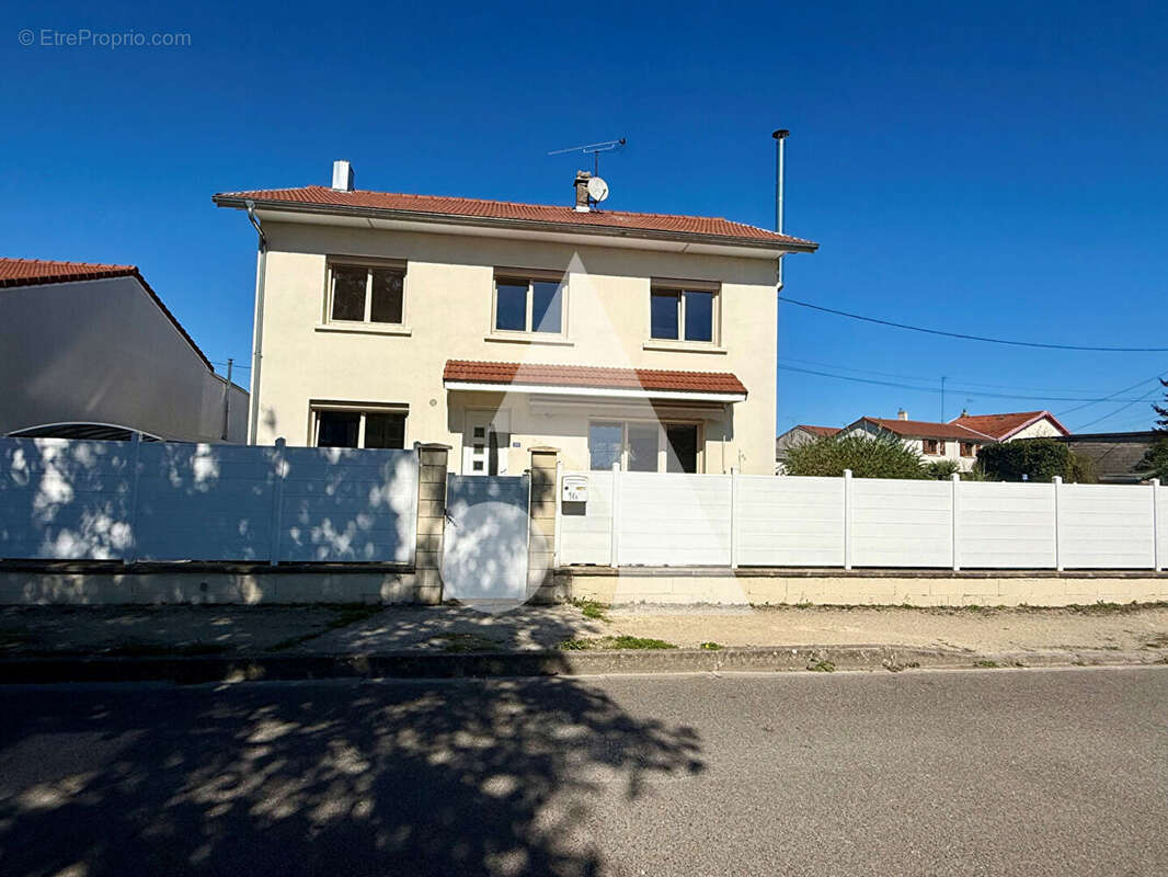 Maison à CONTRISSON