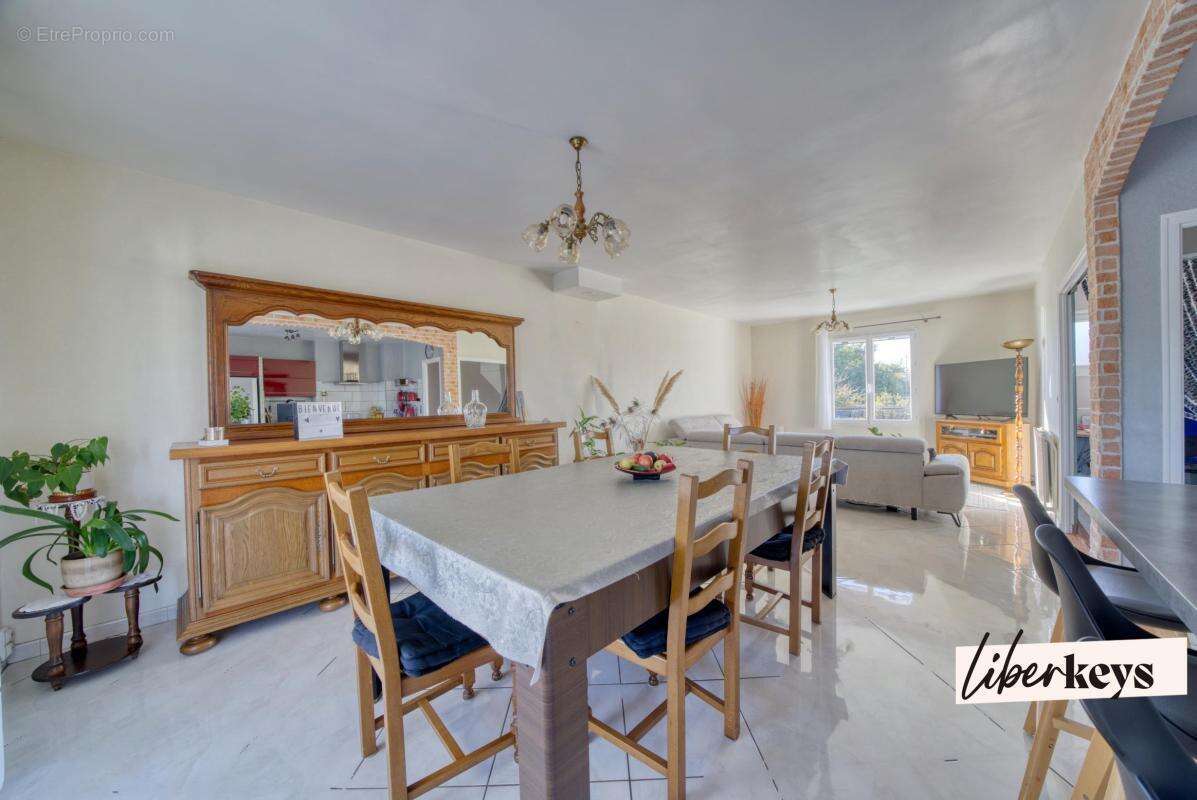 Maison à ASNIERES-LA-GIRAUD