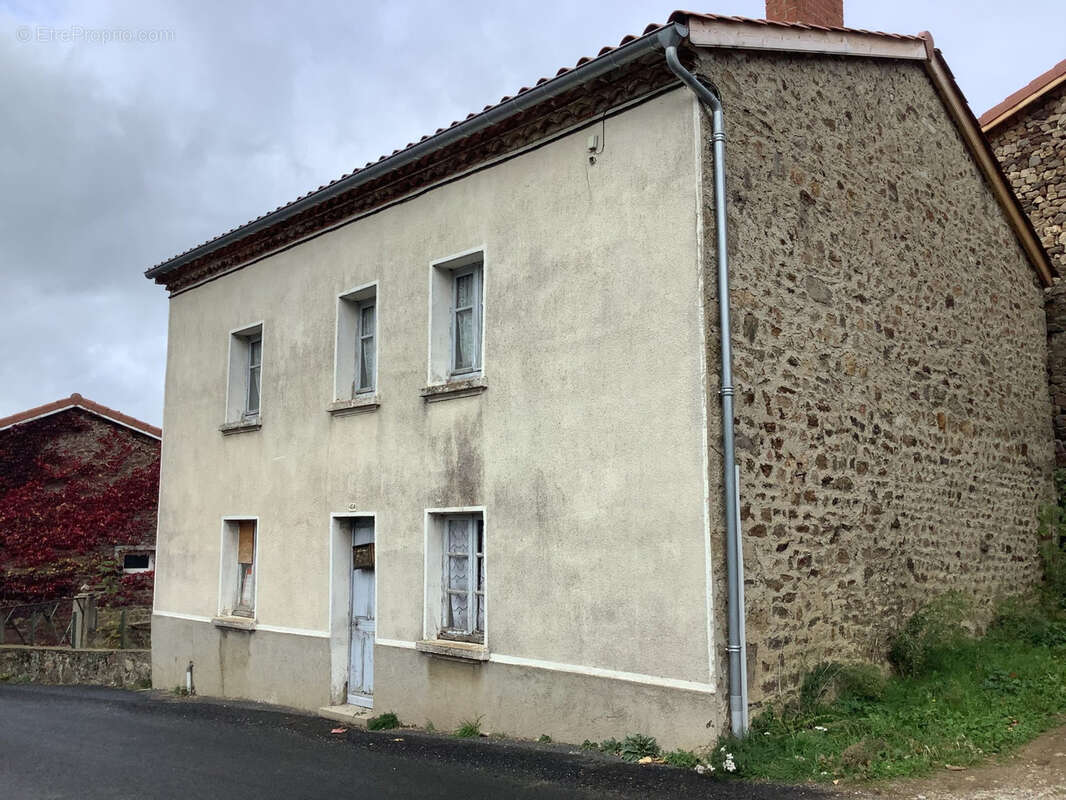 Maison à RIOTORD