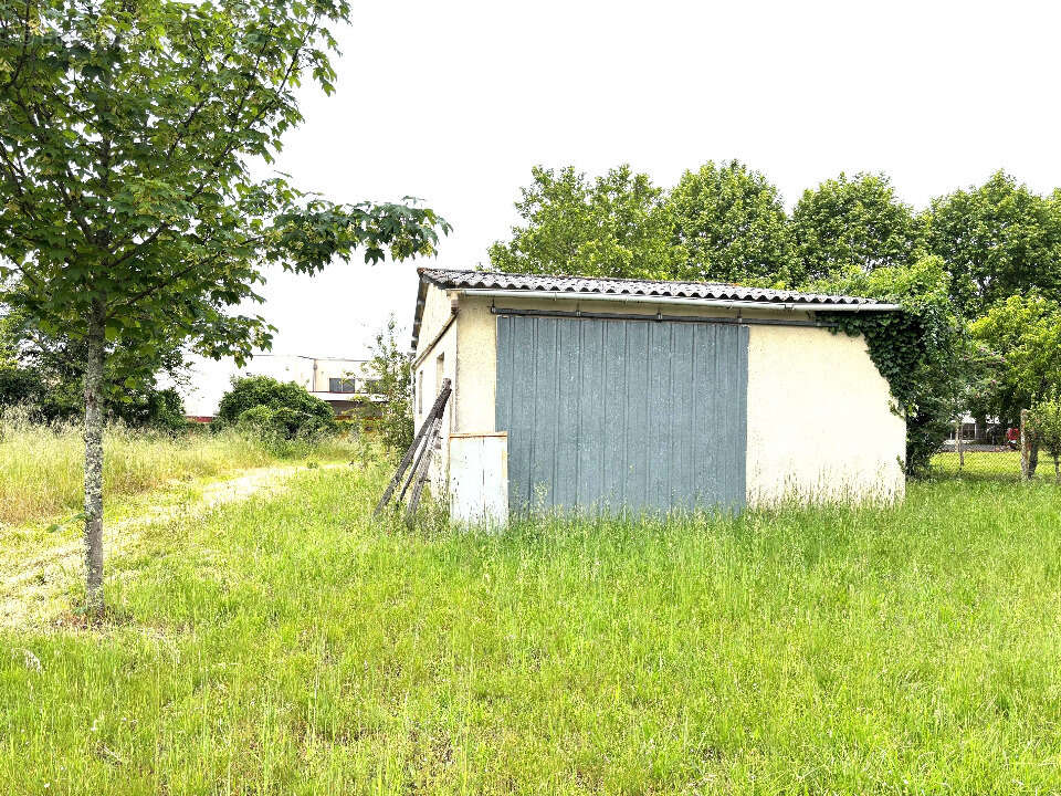 Terrain à RAUZAN