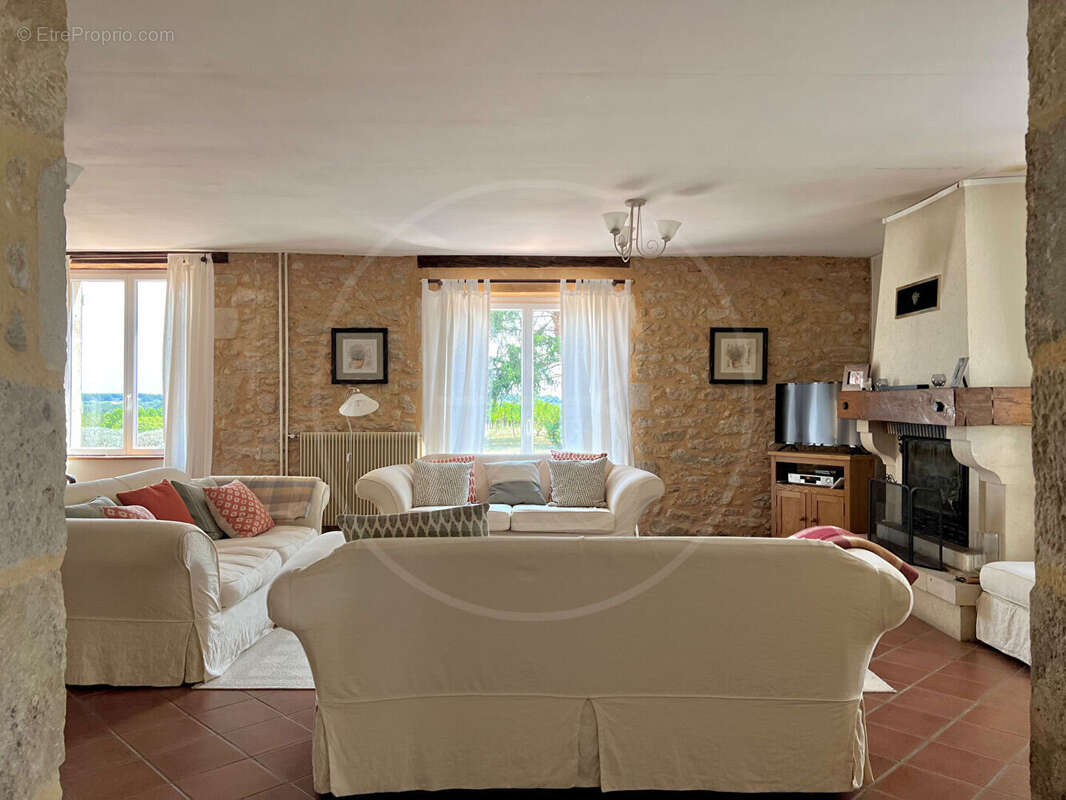 Grande maison en pierre avec piscine et vue dégagée - photo 6