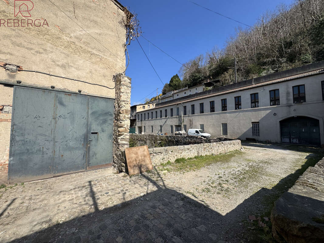 2200 m² à Mazamet  - photo 2