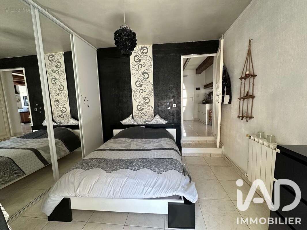 Maison 115 m² à Septemes-Les-Vallons  - photo 9
