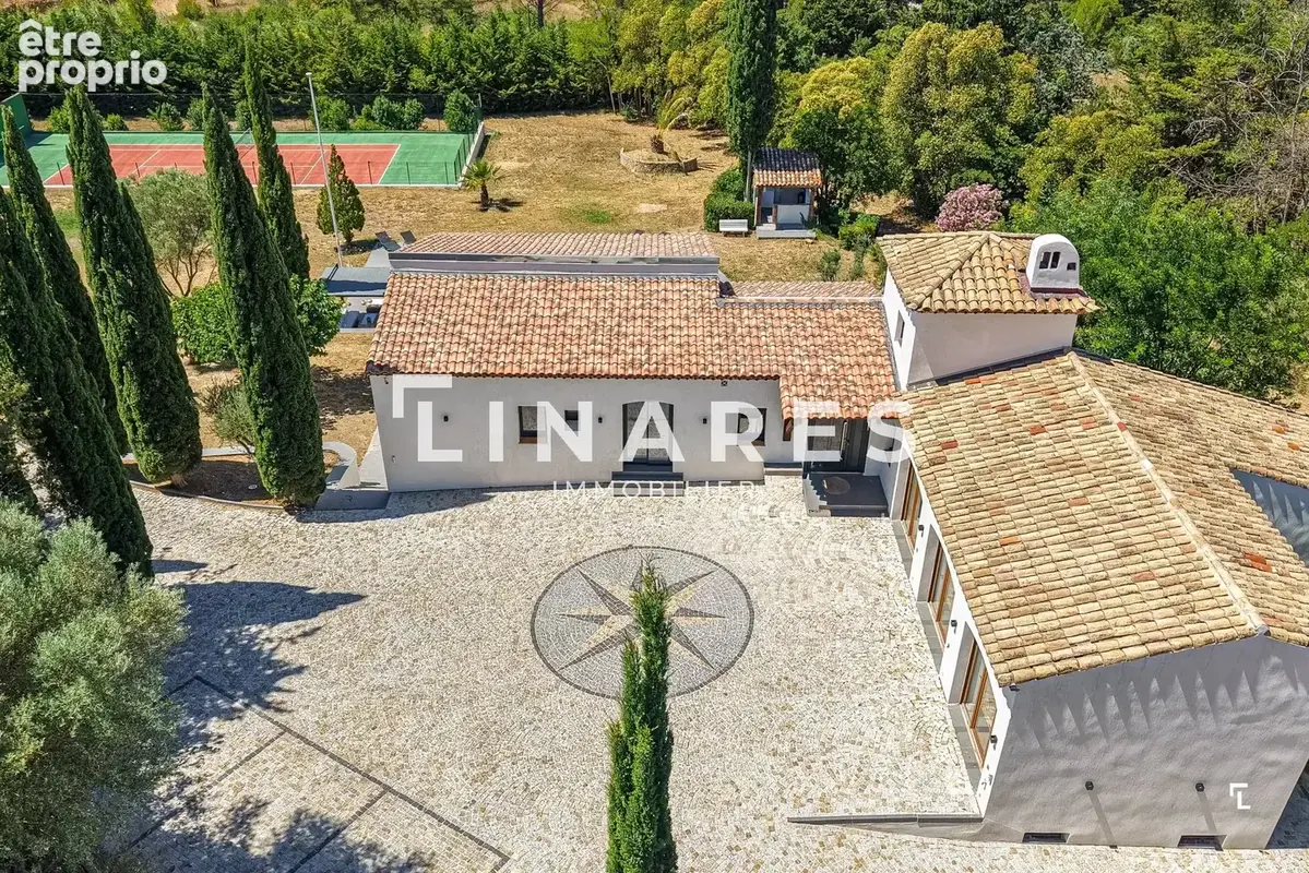 L'ICONIQUE - Villa T6 de 343m² - Dépendance - Piscine - Court de tennis - Terrain de 8000m² - 13420 GEMENOS - photo 24