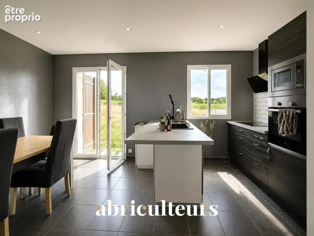Maison de plain-pied 100 m² au cœur d'un quartier calme en vente à Mainxe-Gondeville (16200) - photo 4