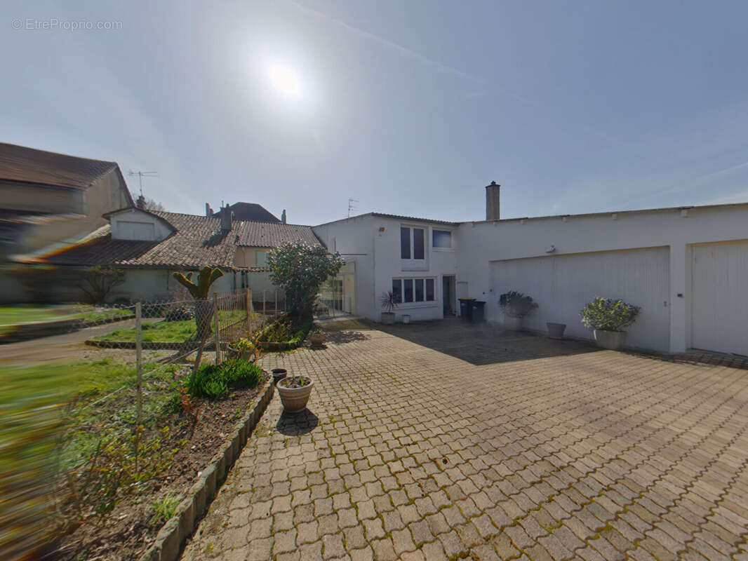 Maison à L&#039;ISLE-JOURDAIN