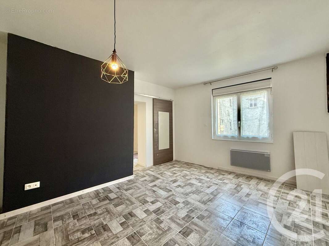 Maison à VILLENEUVE-SUR-ALLIER