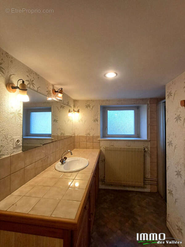 Maison à GRANGES-SUR-VOLOGNE