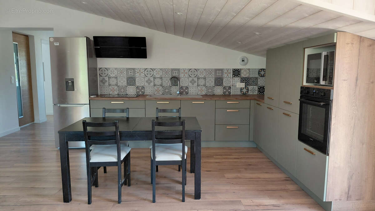 Appartement à ORCHAMPS-VENNES