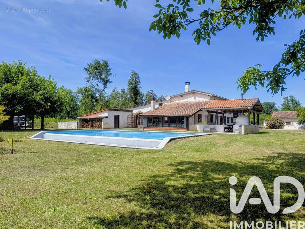 Photo 1 - Maison à PUJOLS-SUR-CIRON