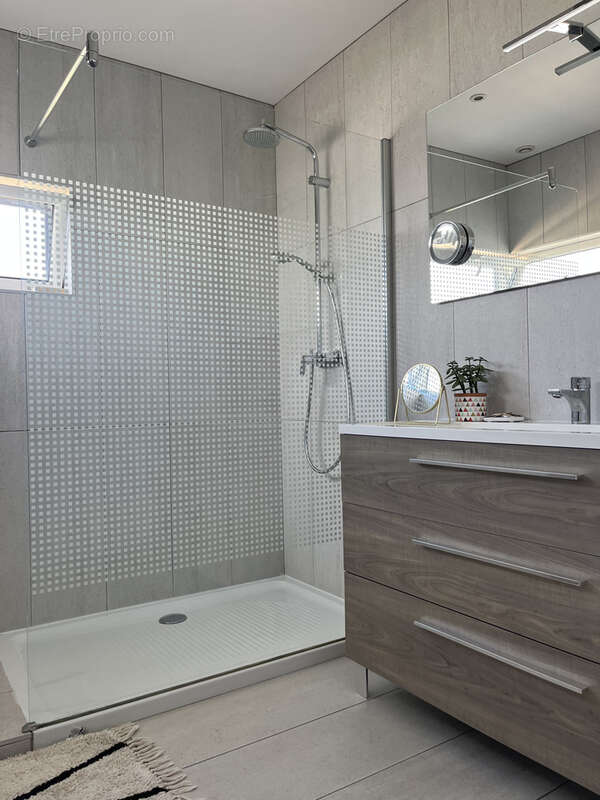 PERPIGNAN SUD : villa contemporaine 6 pièces avec piscine - photo 12