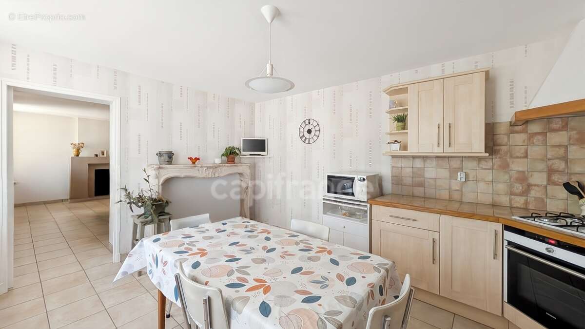 BEY (71) à vendre maison de 131.18 m² 5 pièces 4 chambres terrain de 1046 m² - photo 4
