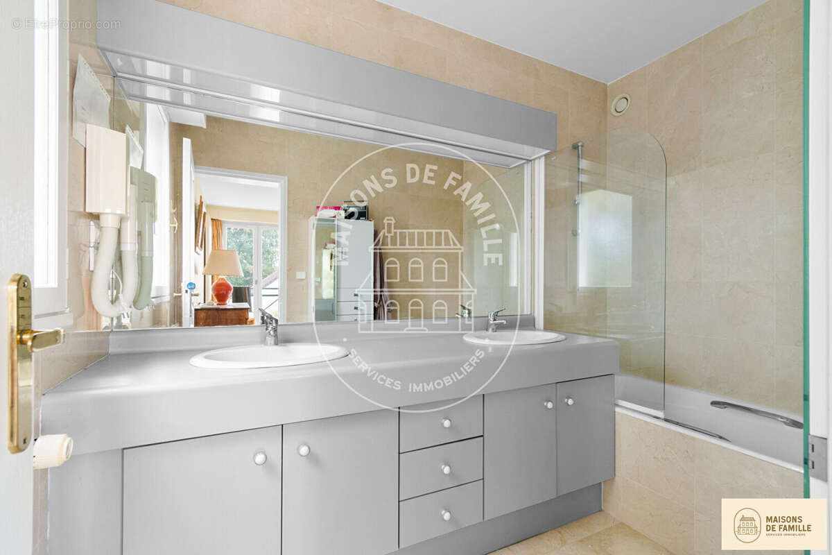 Maison à CROISSY-SUR-SEINE