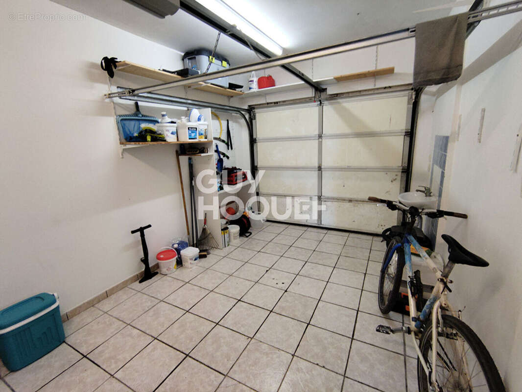 Maison 3 faces T4 de108m2, piscine, terrain 385m2 - photo 9
