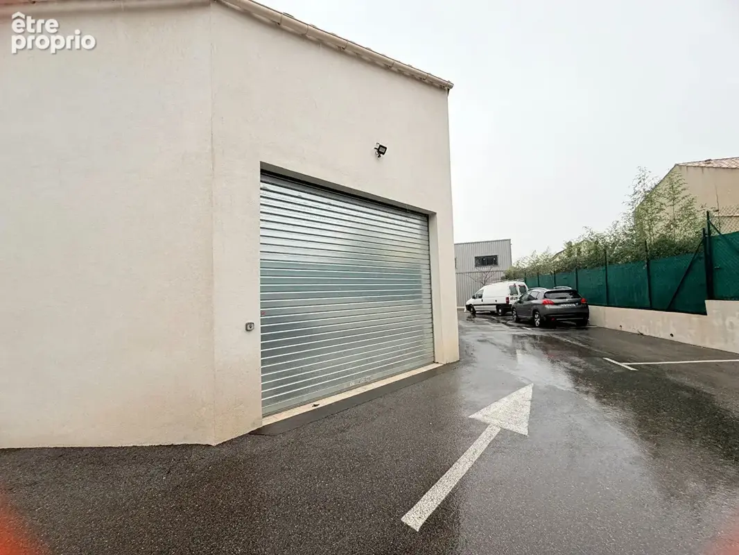 Cession de droit au bail local neuf 60 m2 + 16 m2 de mezzanine avec 3 places de parking privative ***tous commerces ***zac saint - photo 2