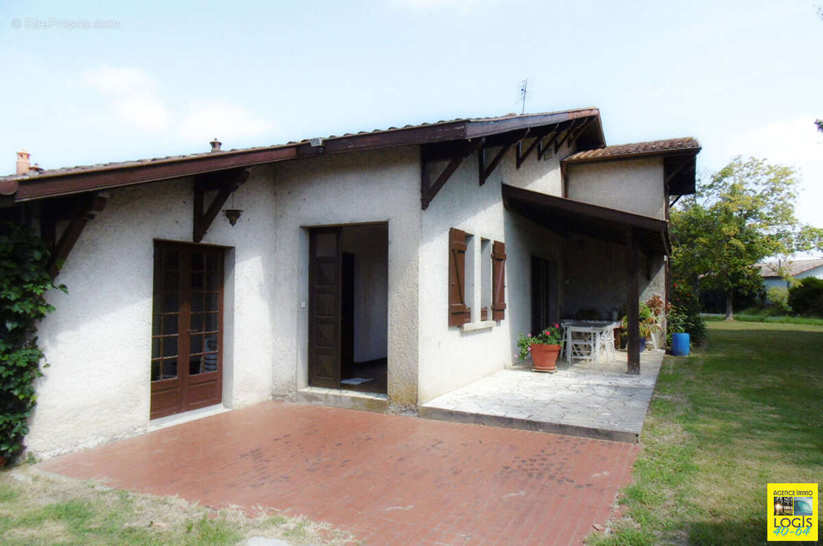 Maison à SAINT-ETIENNE-D'ORTHE