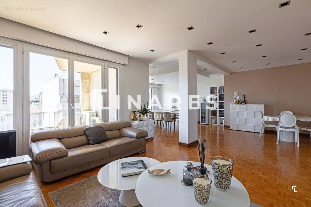 Appartement à MARSEILLE-8E