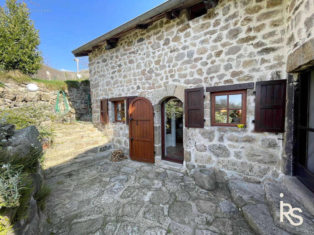 Maison à GENESTELLE