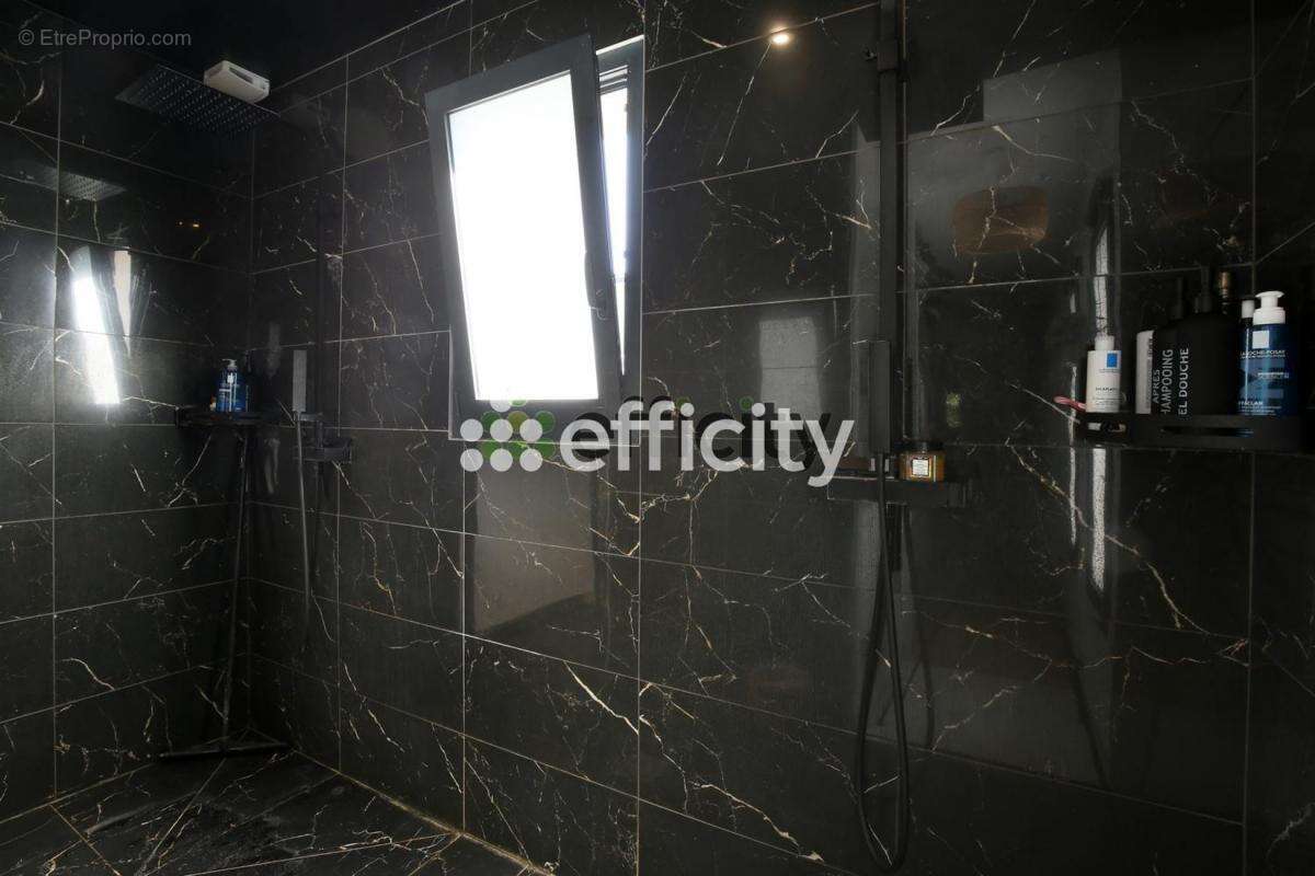 Maison à SAINTE-FOY-D&#039;AIGREFEUILLE